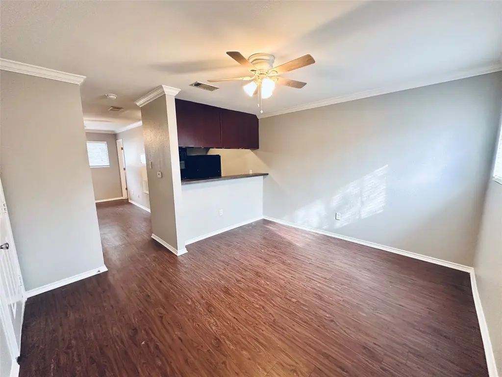 805 S Center Street 108, Austin