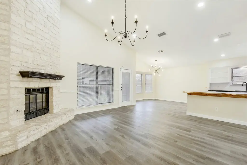 5610 Meadow Crest, Austin