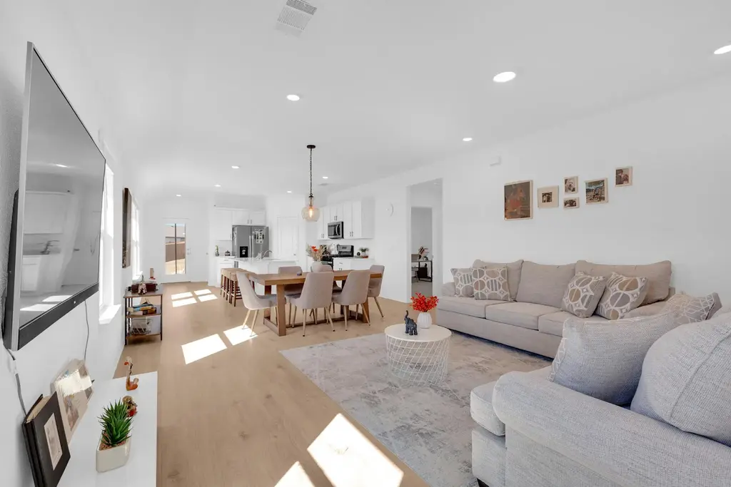 668 Lake Sweetwater Lane, Buda
