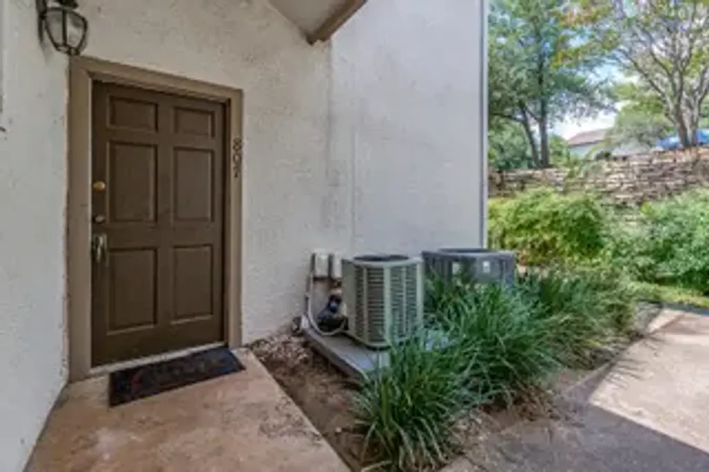 6910 Hart Lane 807, Austin