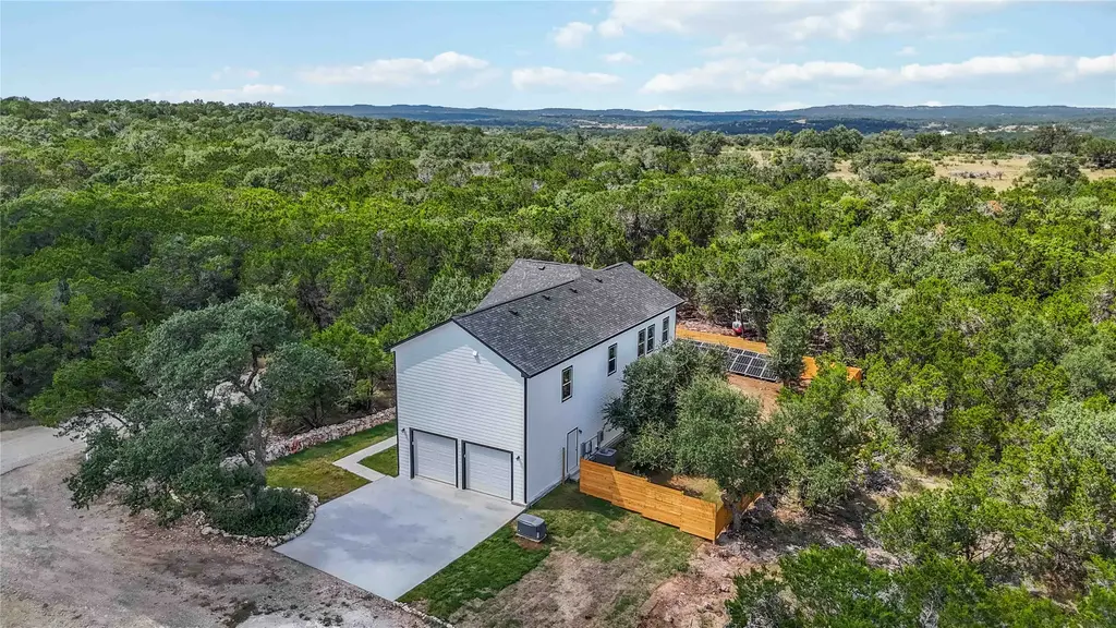 27 Pueblo Trail, Wimberley