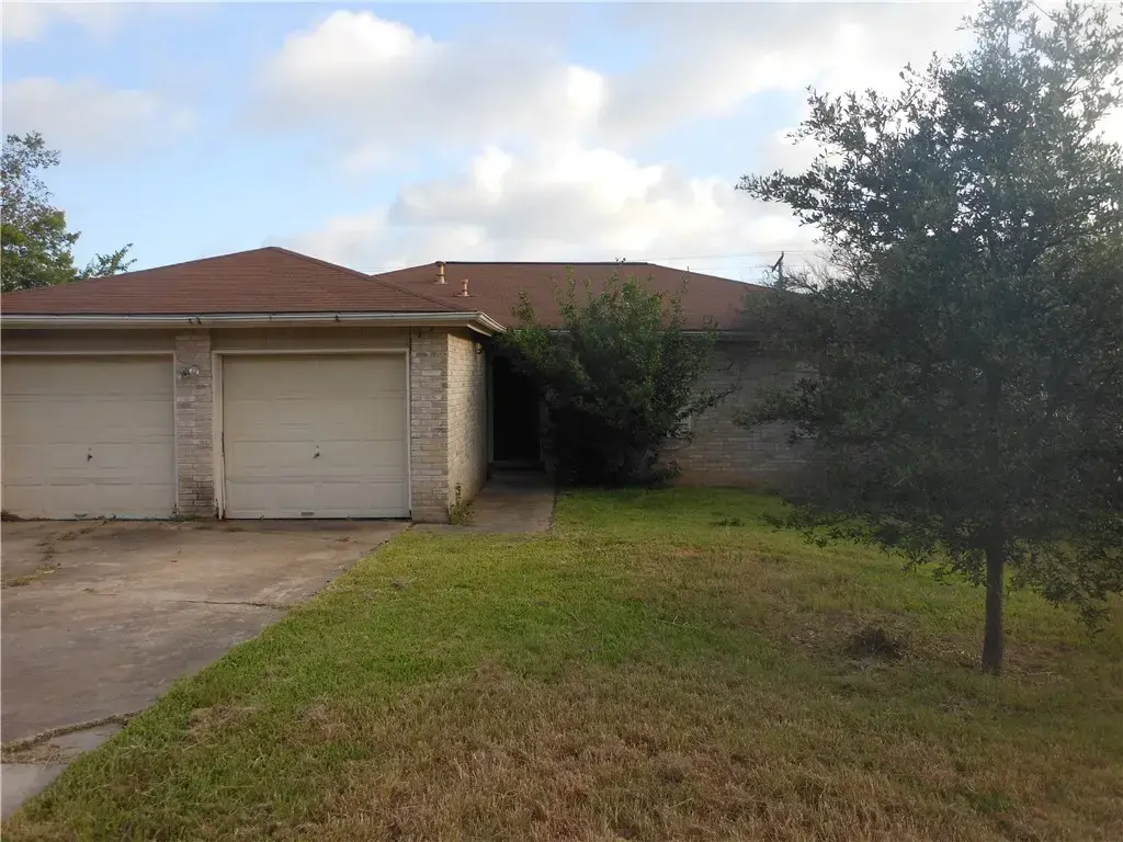 602 Garden Path Drive, Round Rock