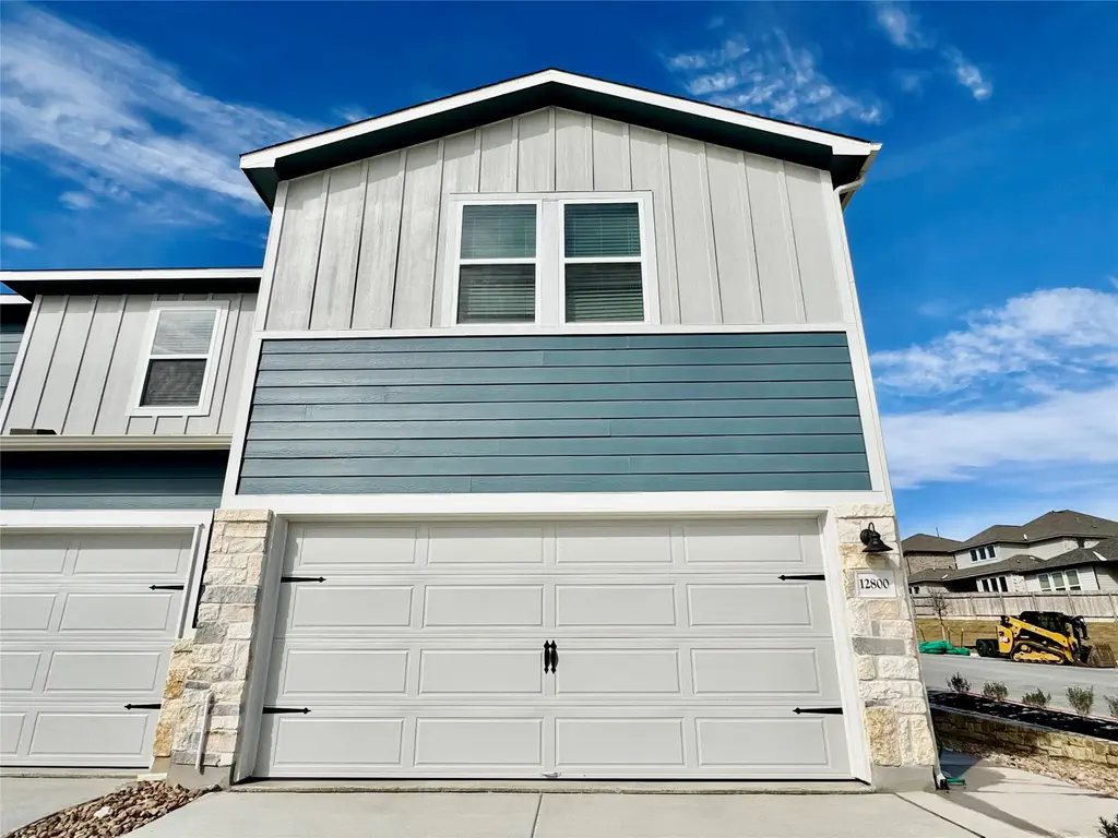 12800 Summer Village Drive, Buda