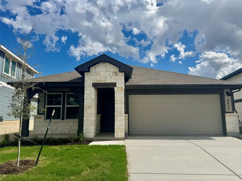 4921 Stockton Lane, Del Valle