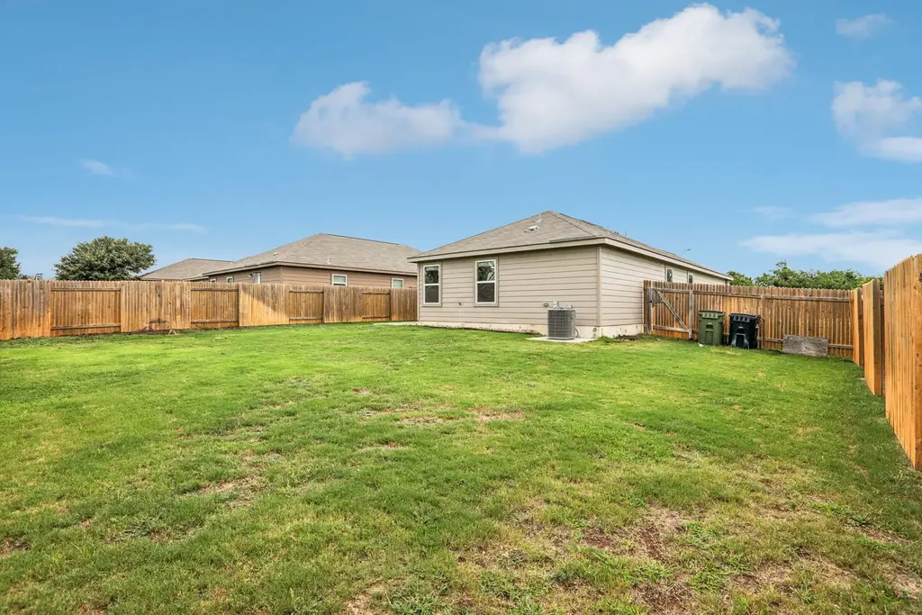 1040 Riverdale Cove, Jarrell