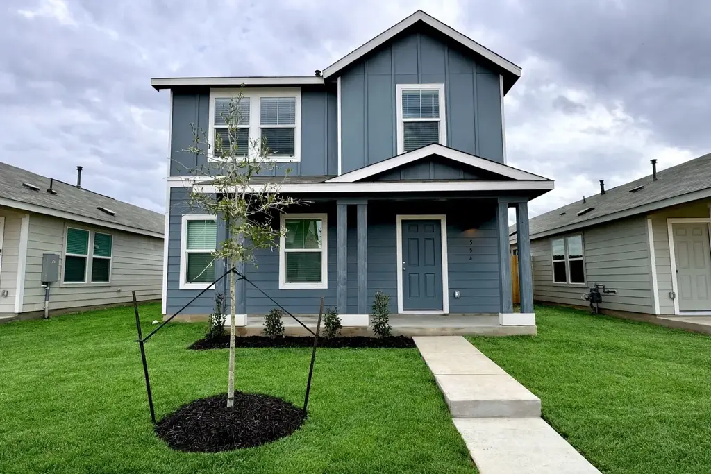 554 Sormonne Loop, Kyle
