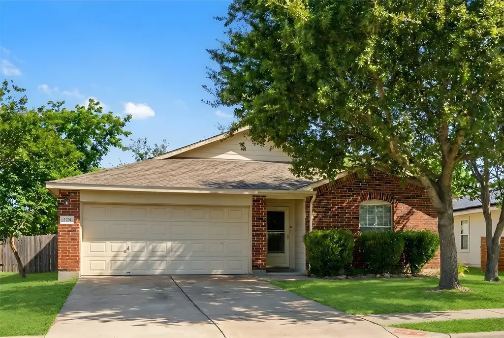 709 Lavaca Loop, Elgin