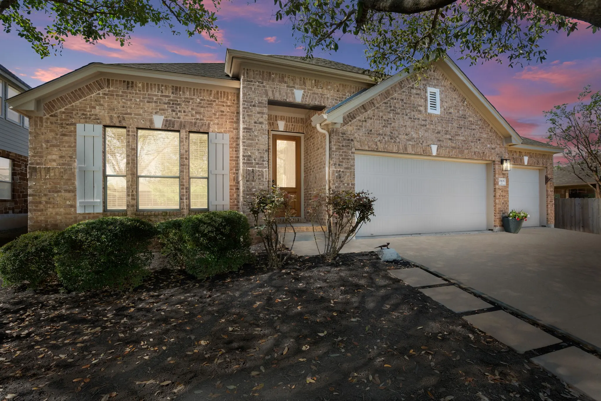 Photo of Listing #9901749