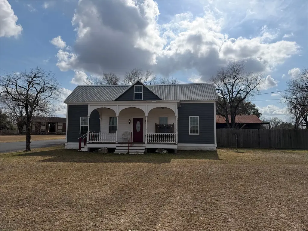 1094 N Von Minden Street, La Grange