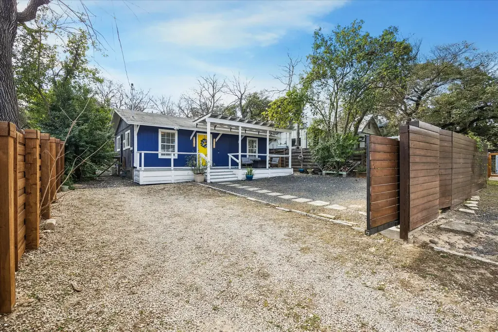 213 Lessin Lane, Austin
