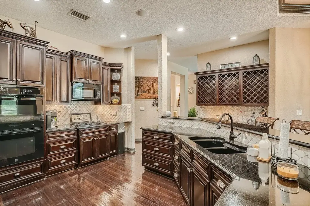 15207 Nightingale Lane, Lakeway