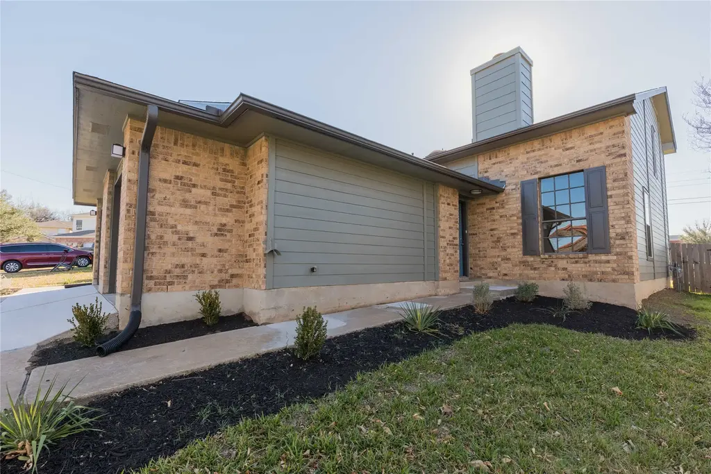 319 Rawhide Loop, Round Rock