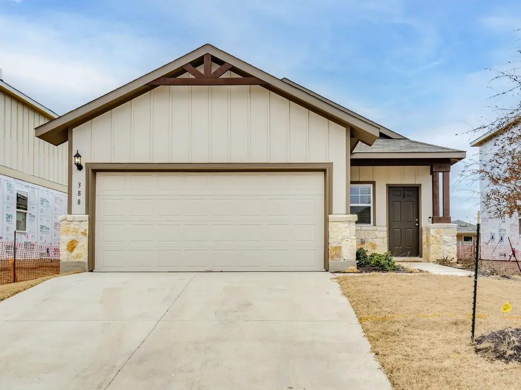 388 Begonia Street, Buda