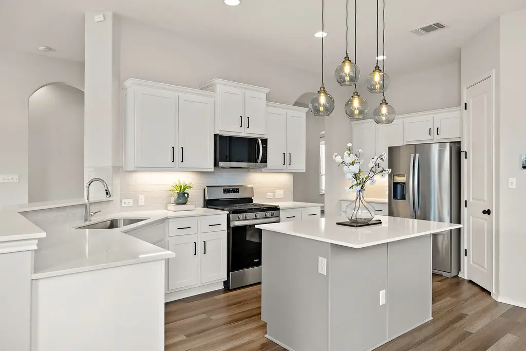 13205 Craven Lane, Manor