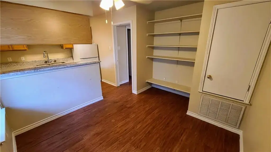 1907 Robbins Place 201, Austin