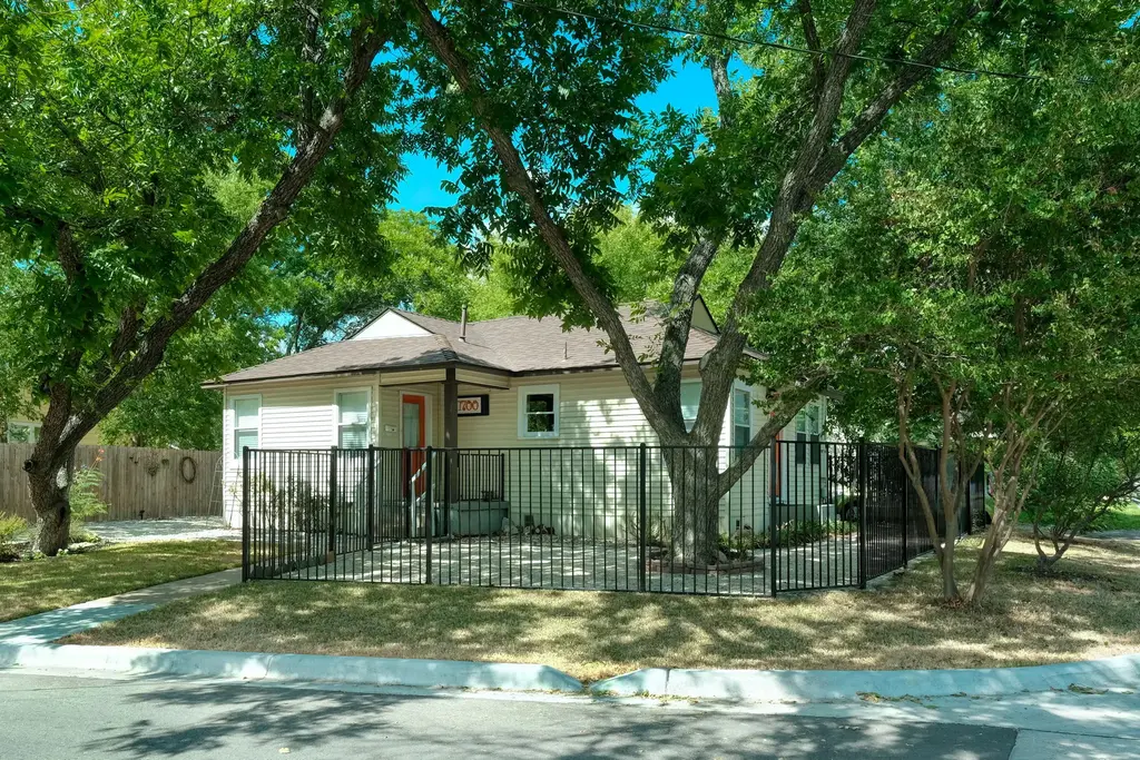 1700 Eubank Street, Georgetown