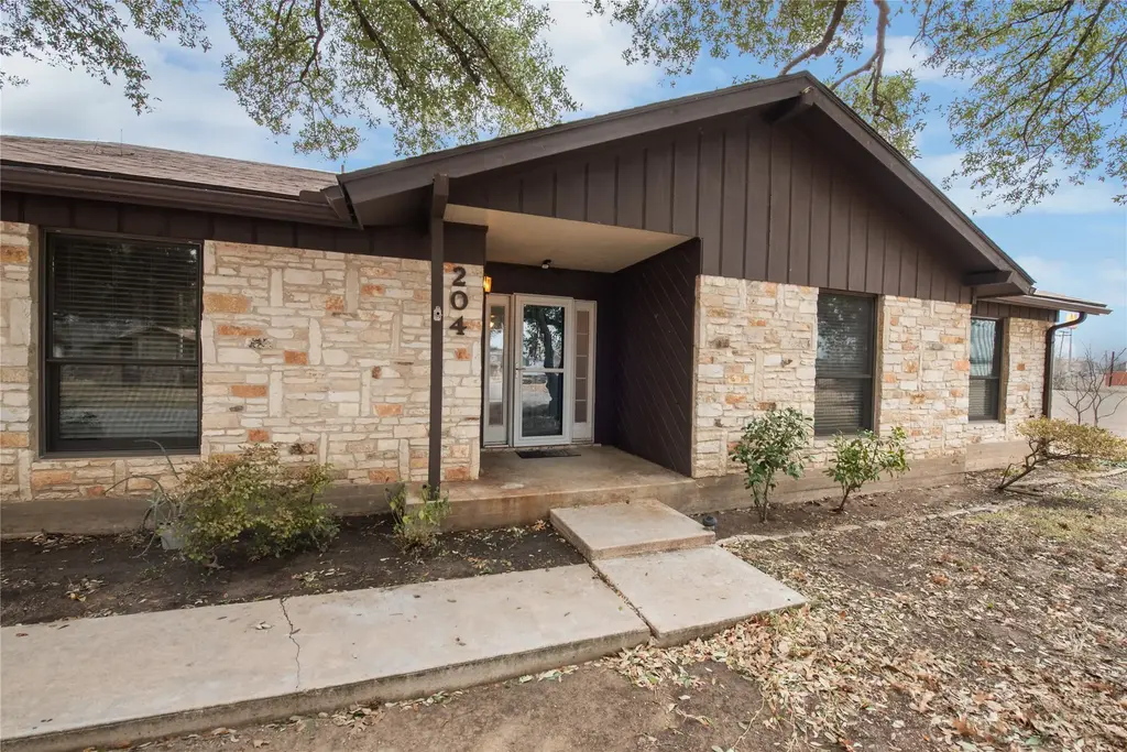 204 Drake Lane, Taylor