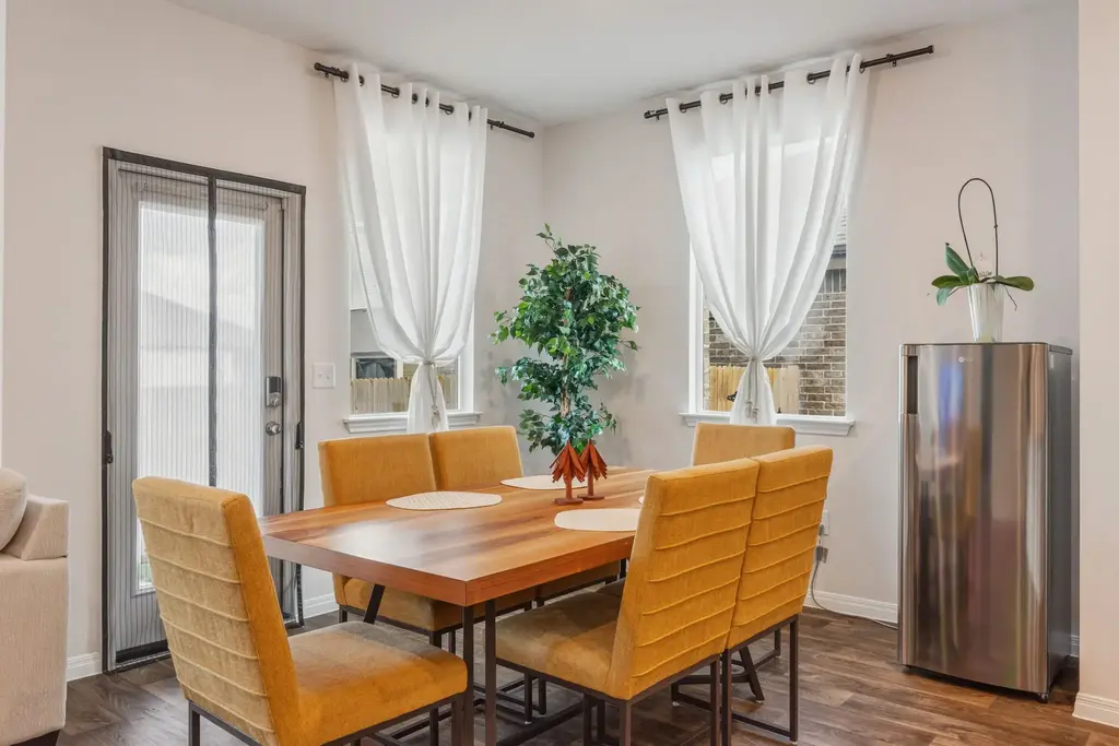 205 Charles Trail, Georgetown
