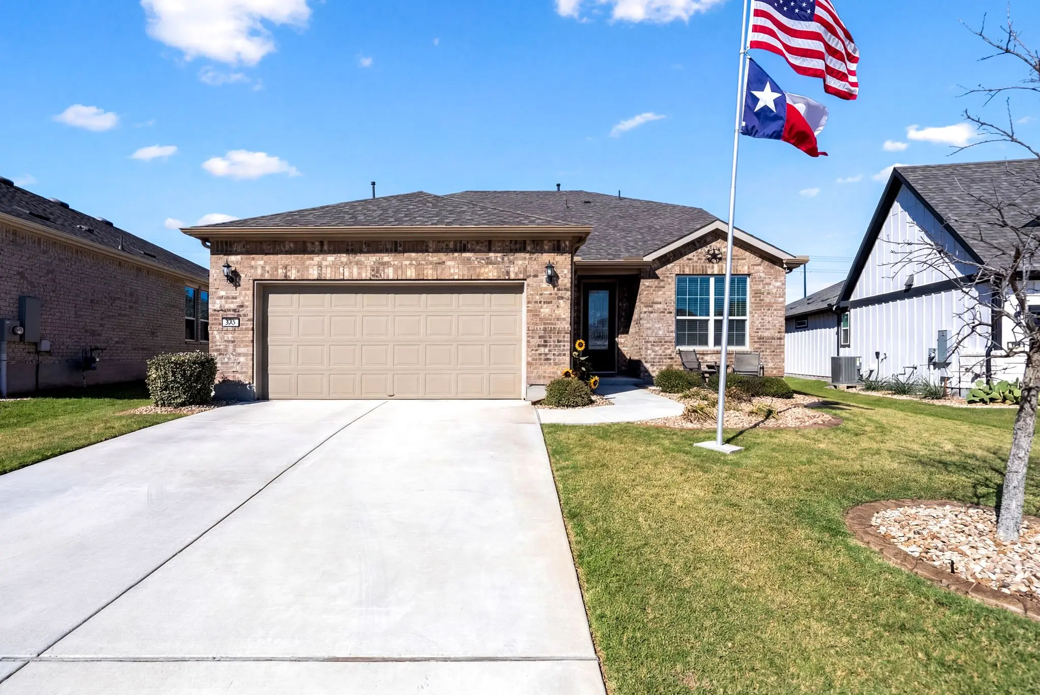 Photo of Listing #8276093