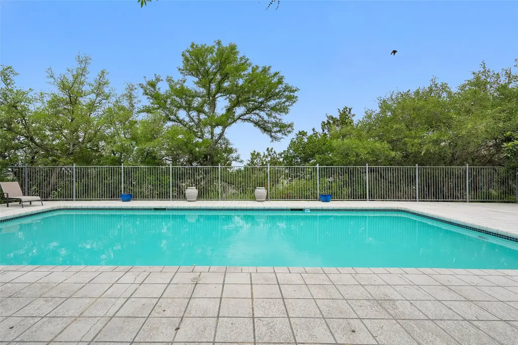1011 Ridge Point Drive, Marble Falls