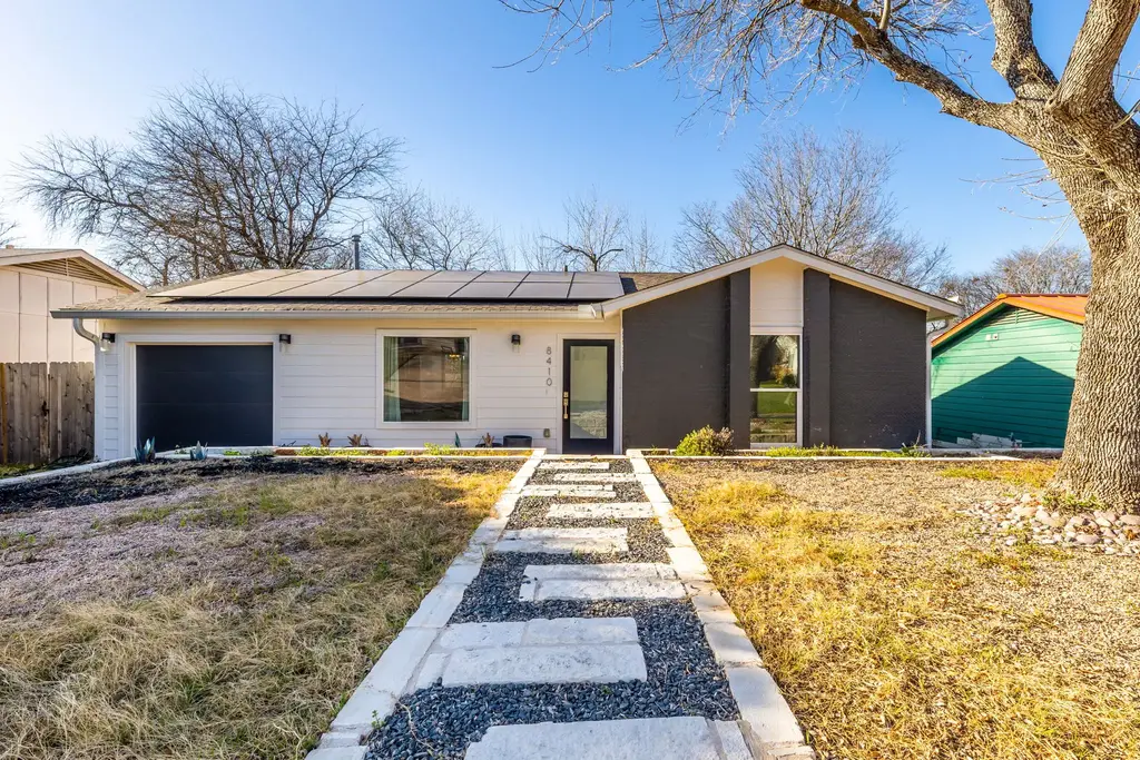 8410 Romney Road, Austin
