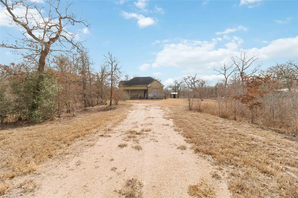 323 Cedar Lane, Cedar Creek