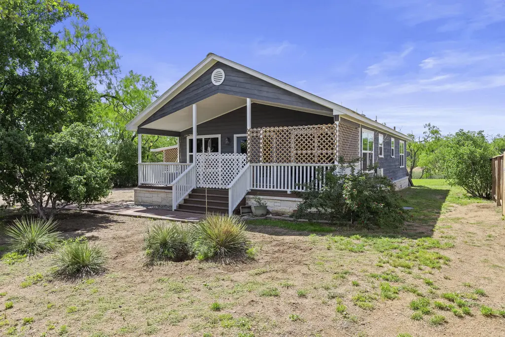 813 Airway Street, Kingsland