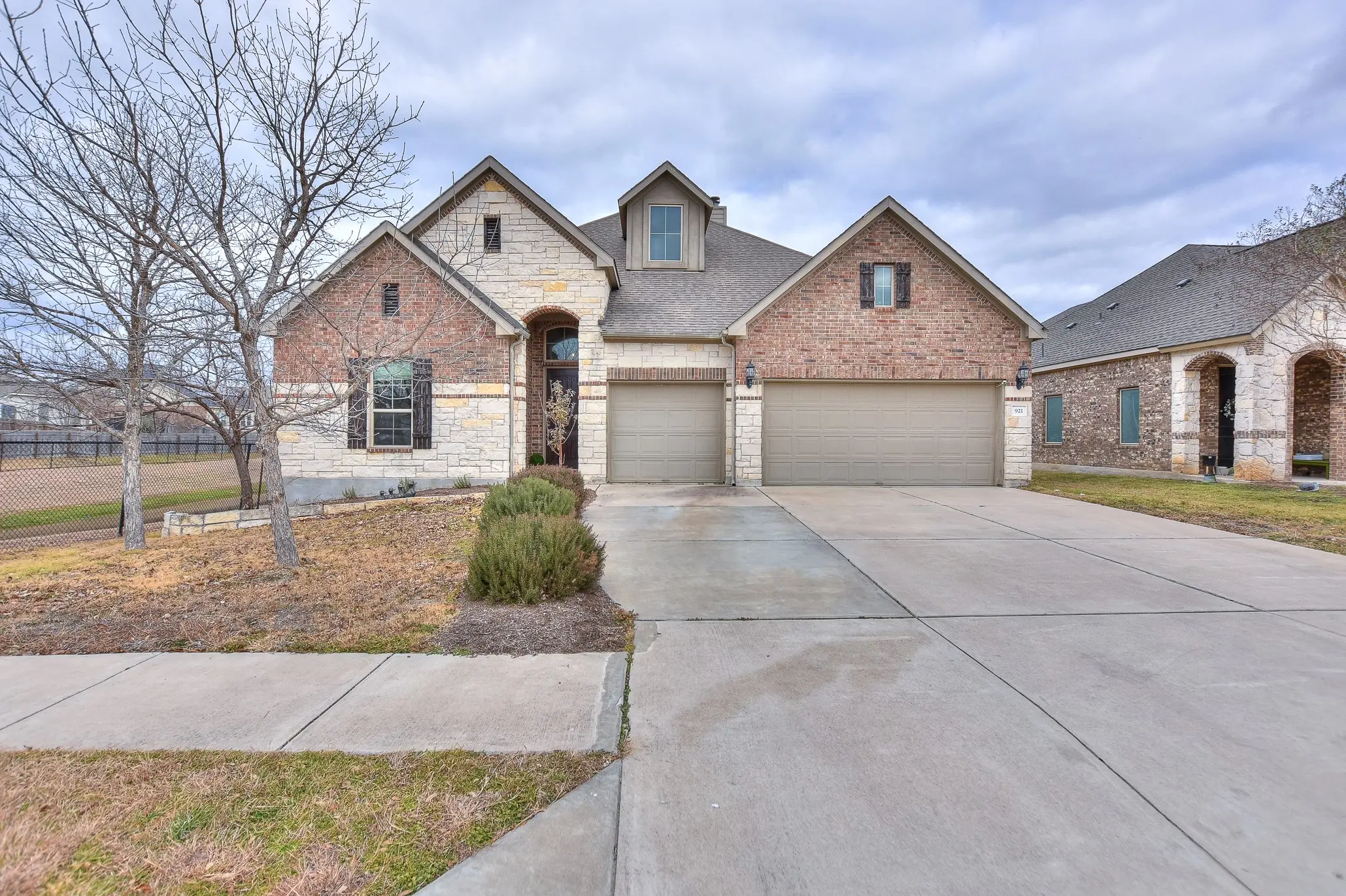 Photo of Listing #2535192