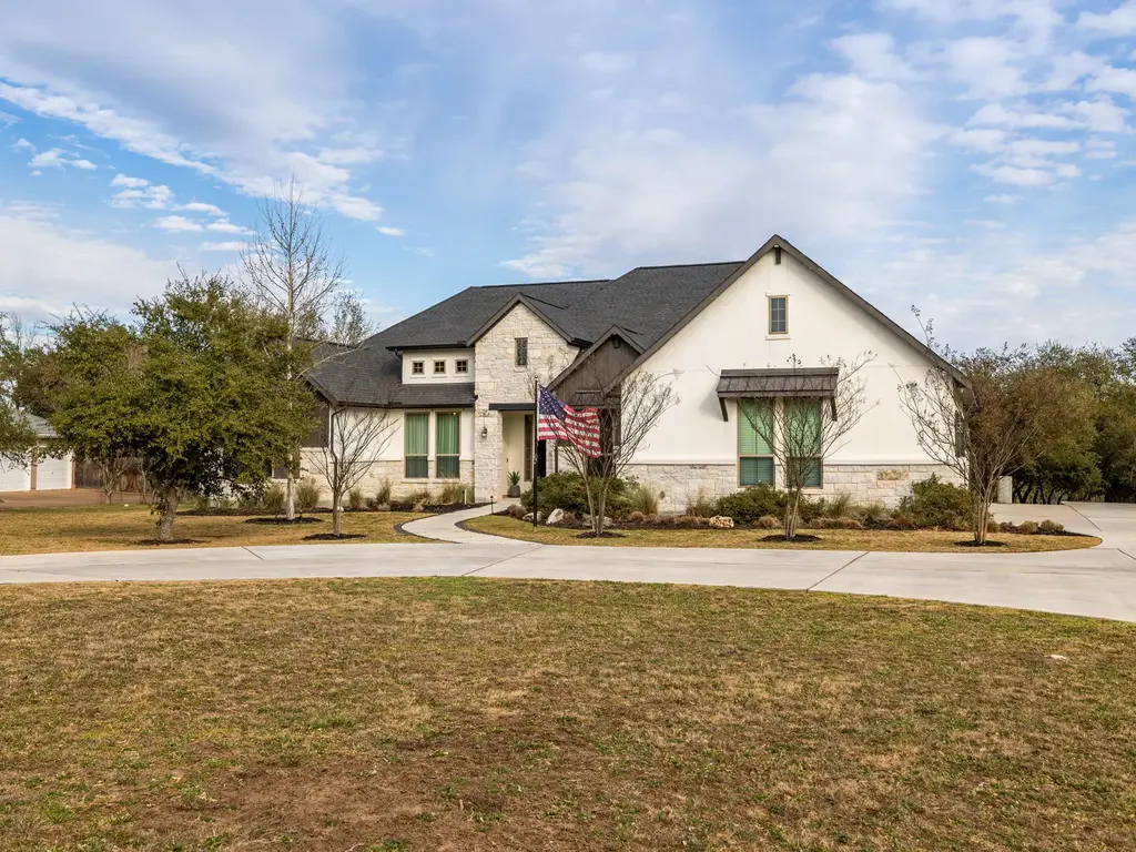 901 Clark Cove, Buda