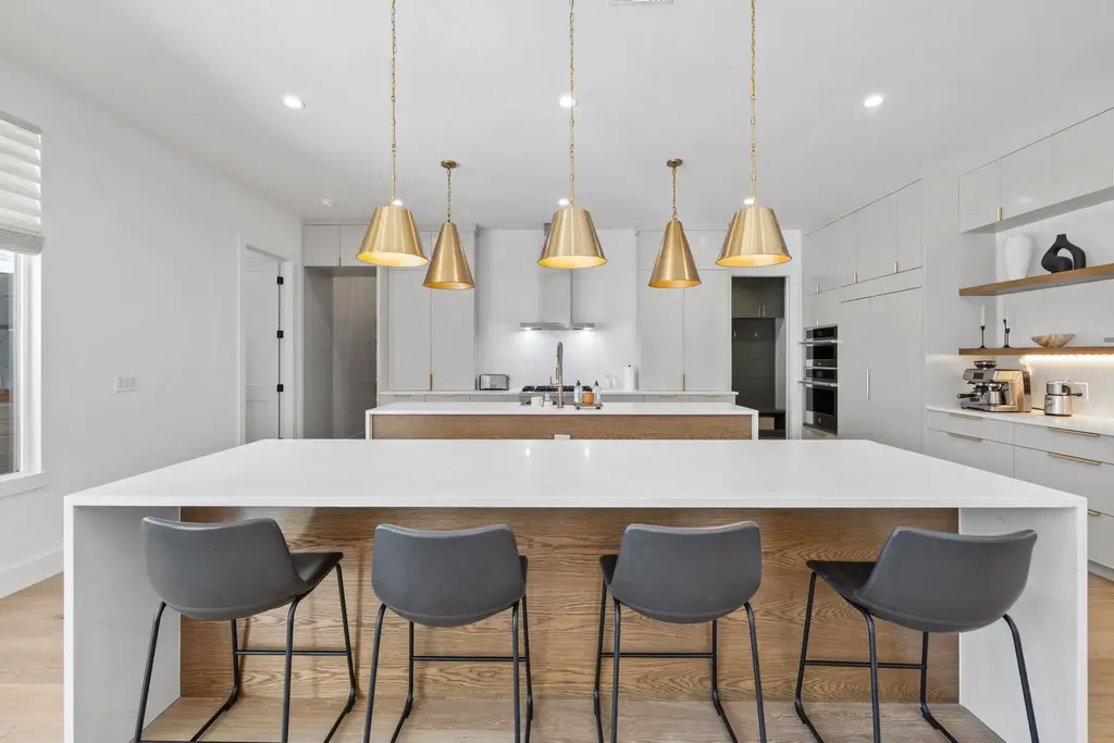 3205 Dolphin Drive, Austin