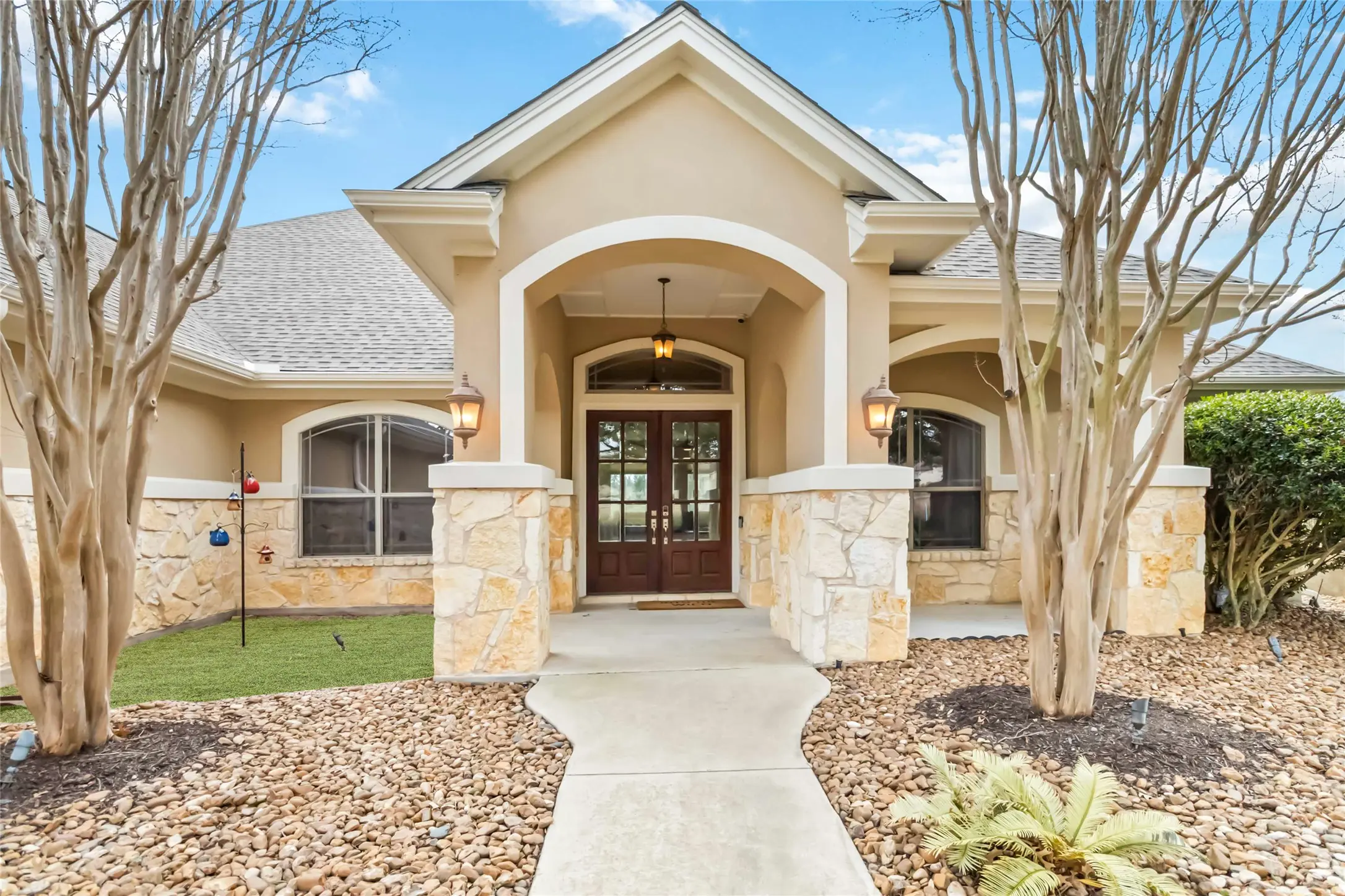 Photo of Listing #8305563