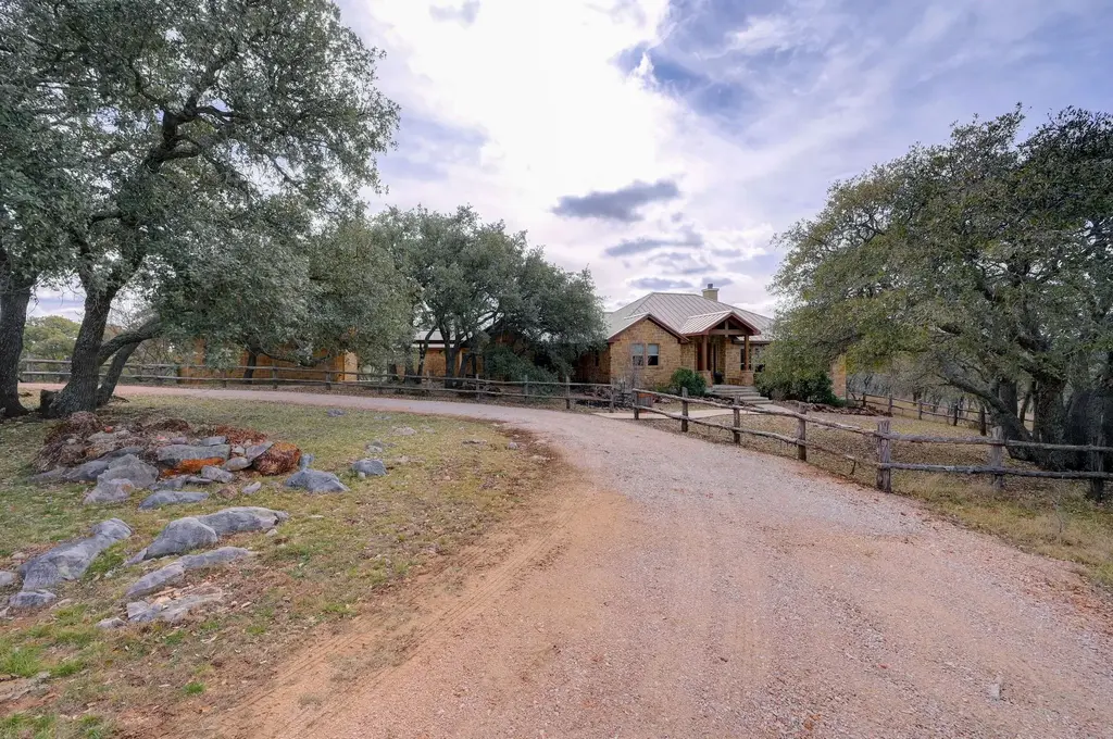 2551 Wolf Creek Ranch Road, Burnet