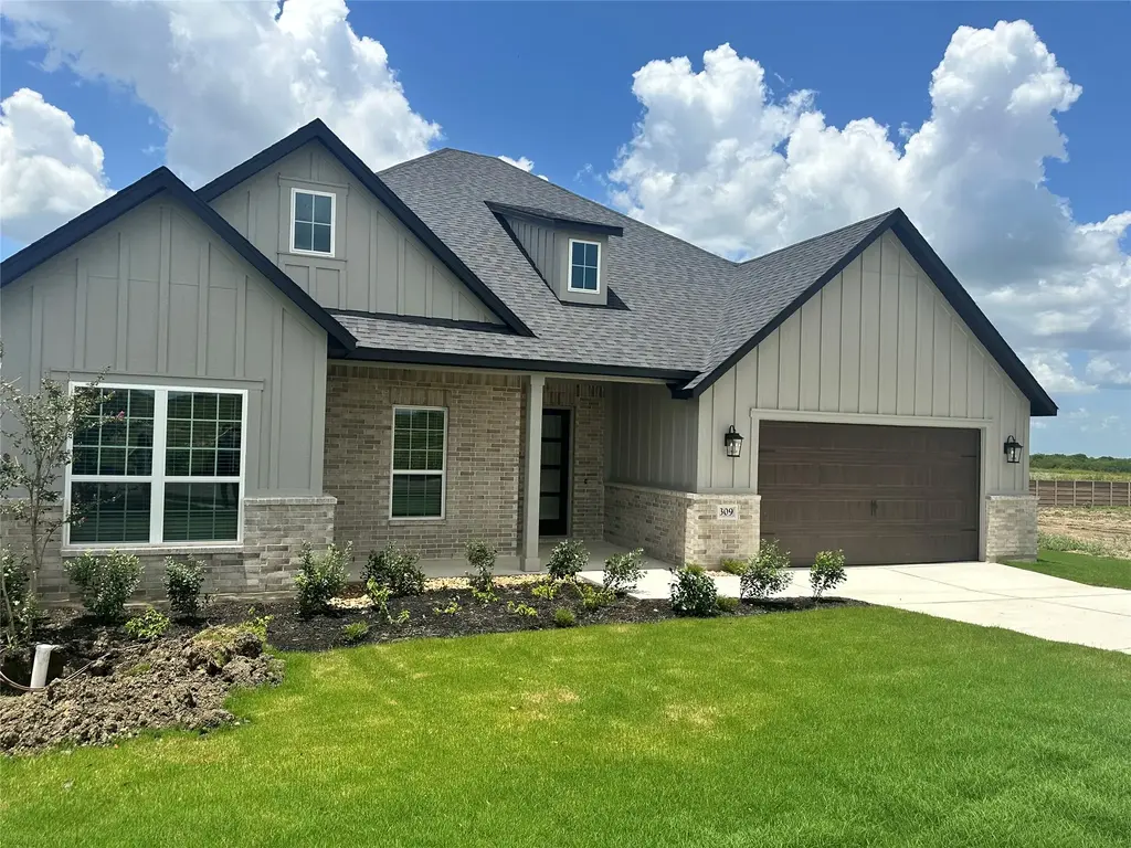 309 East Luna Blue Lane, Jarrell