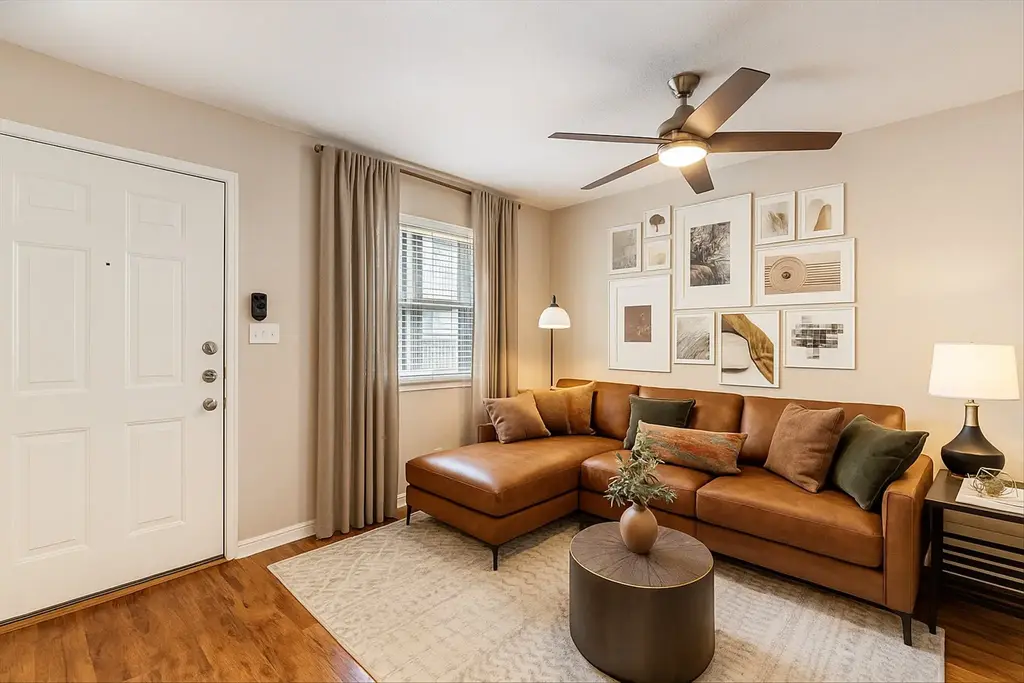 2401 Manor Road 120, Austin