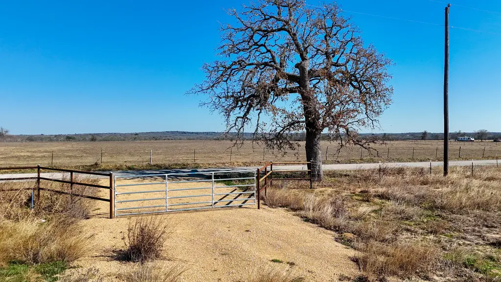 8200 Old Colony Line Road, Dale