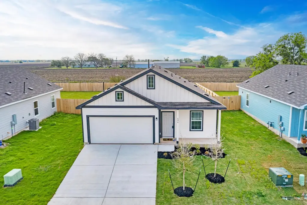 526 Thunderstorm Avenue, Lockhart