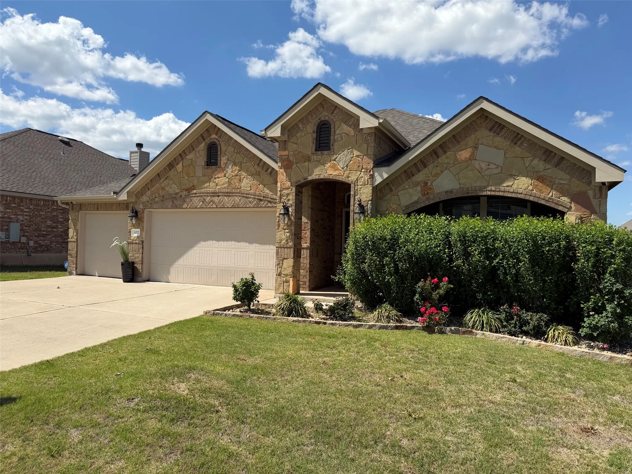 Photo of Listing #1748512