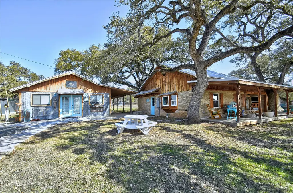 700 Fm 2325, Wimberley