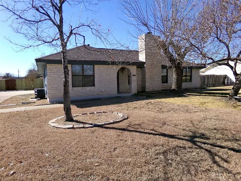 1913 Killarney Drive, Leander