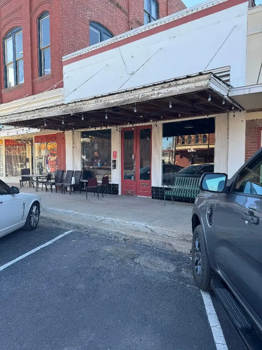 303 Main Street, Smithville