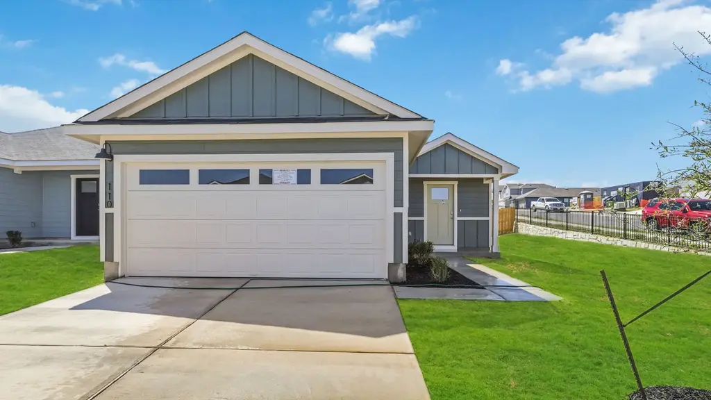 110 Schuenemann Way, Uhland
