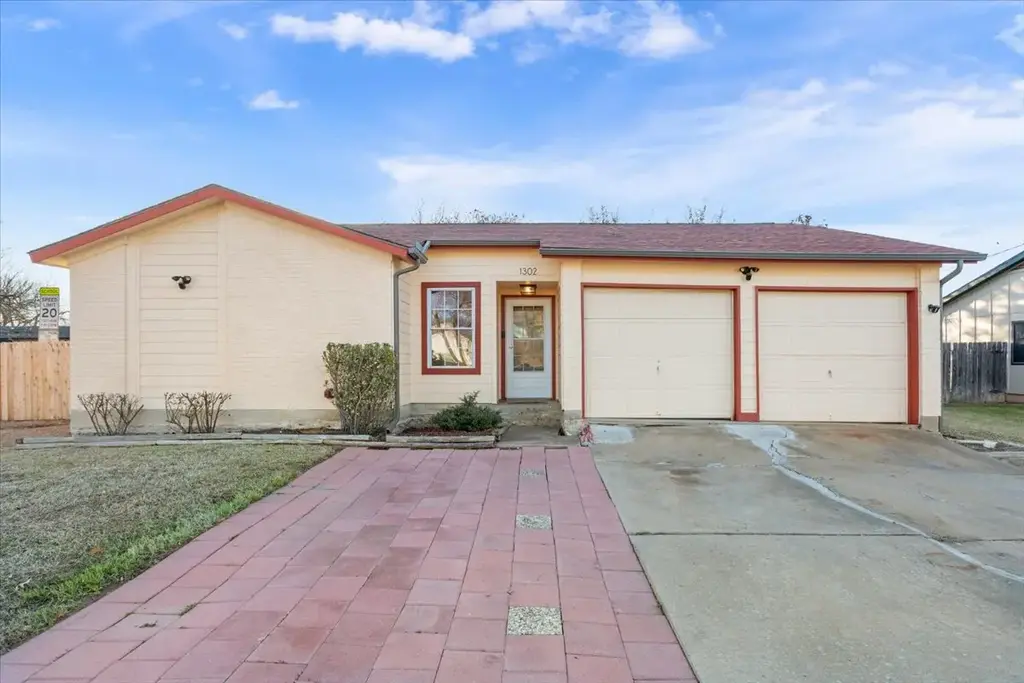 1302 Lawnmont Drive, Round Rock