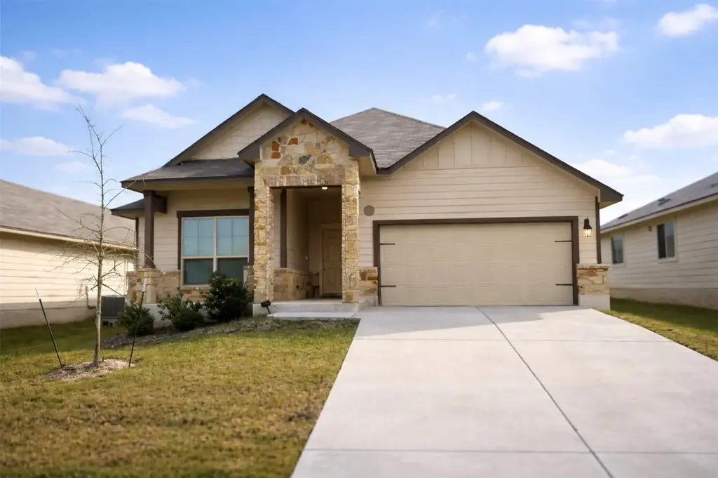 148 Pivot Drive, Taylor