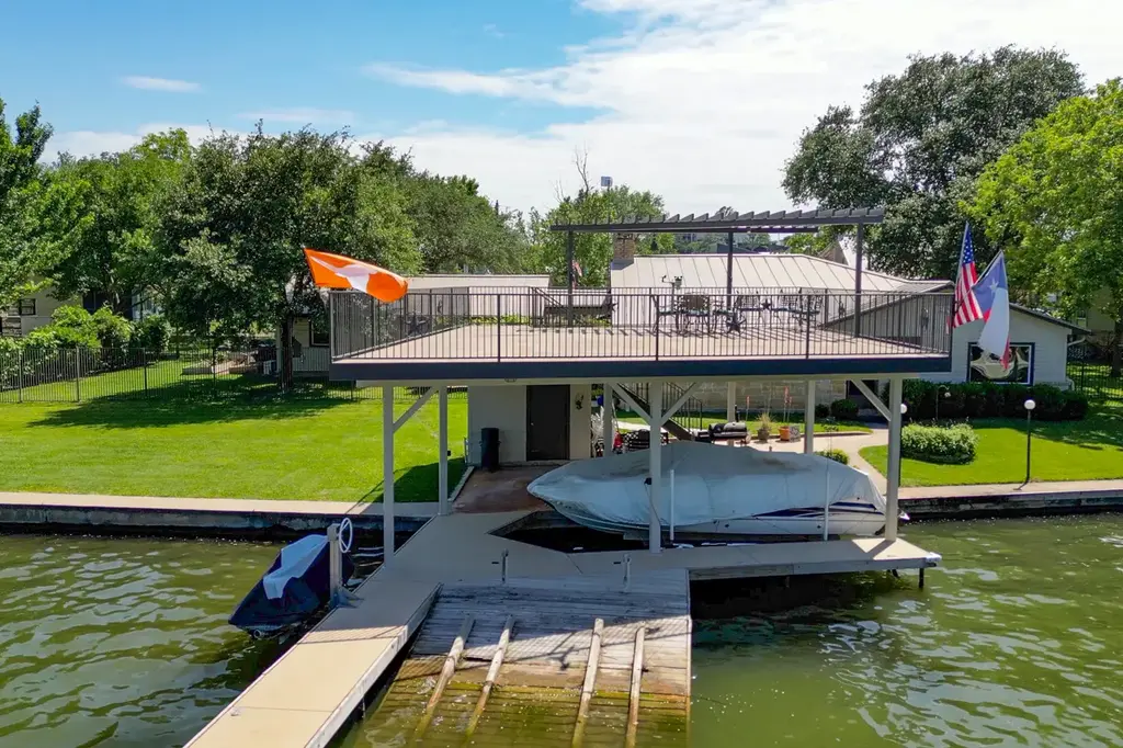 213 Lakeview, Sunrise Beach