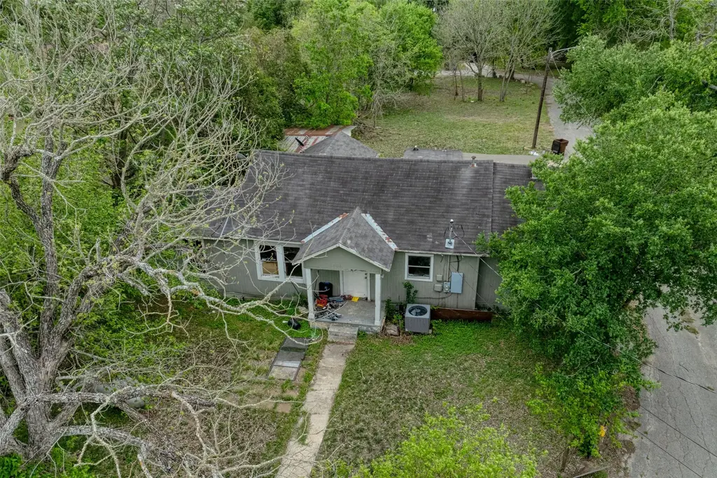 1006 Proctor Street, Lockhart