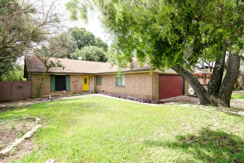 908 Echo Lane, Austin