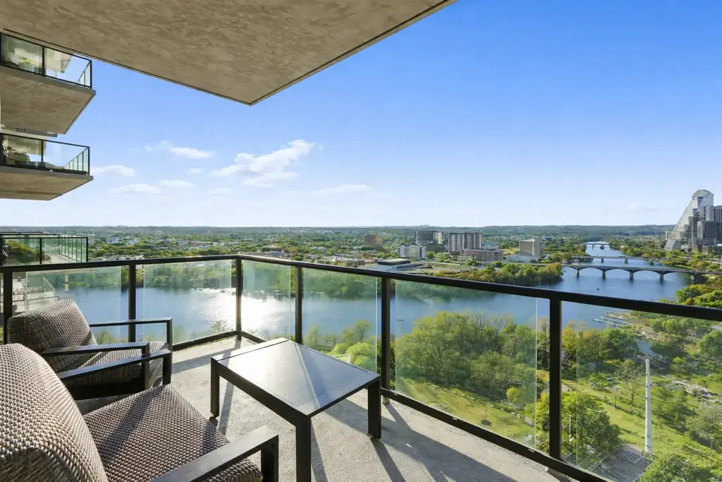70 Rainey Street 1908, Austin