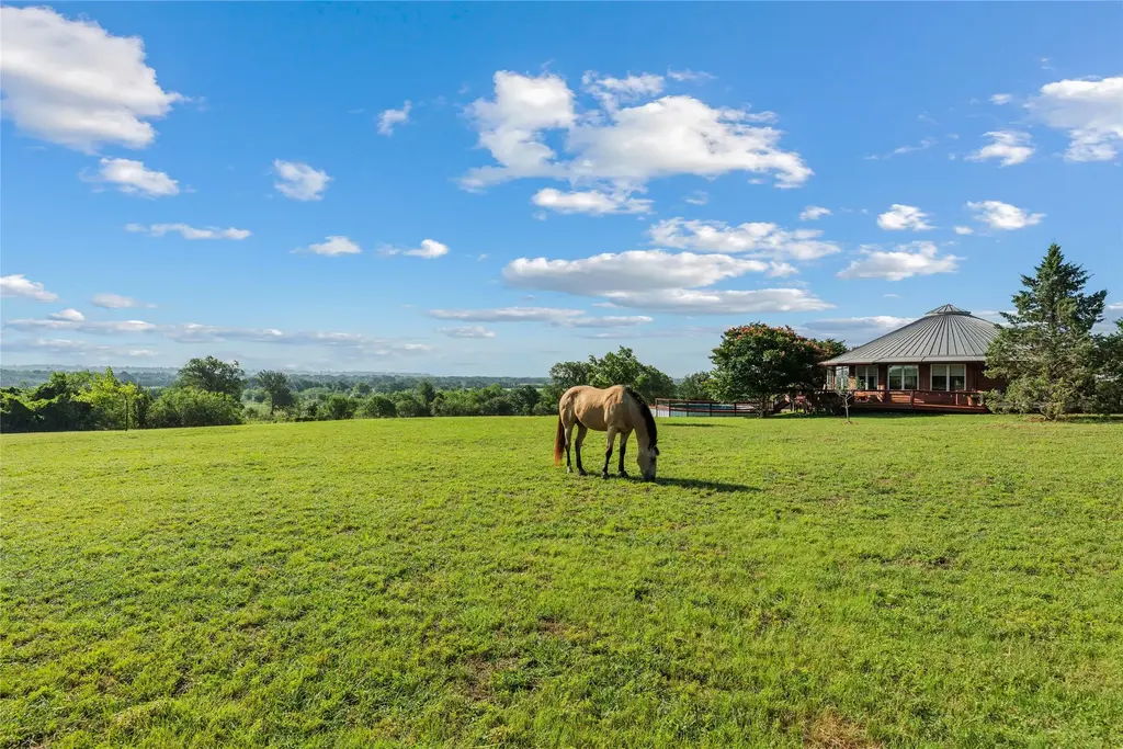 15950 Decker Lake Road, Manor
