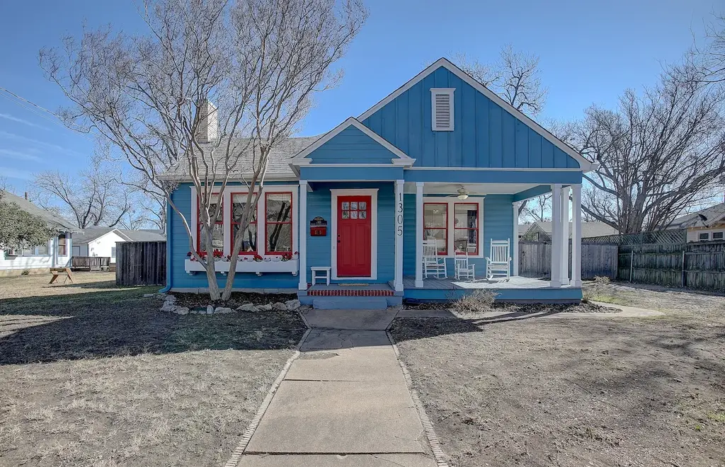 1305 S Elm Street, Georgetown