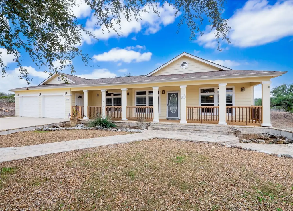 1110 Oakwood Loop, Wimberley